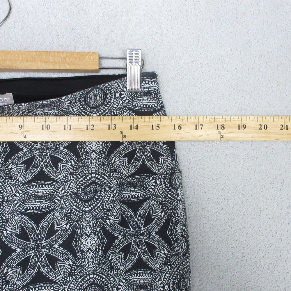 Chicos Zenergy Leggings Womens 1 US 8/10 Black White Medallion Print Stretch - Picture 3 of 10